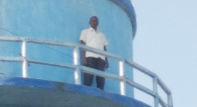 Karimnagar farmer climbs water tank as community members impose social boycott