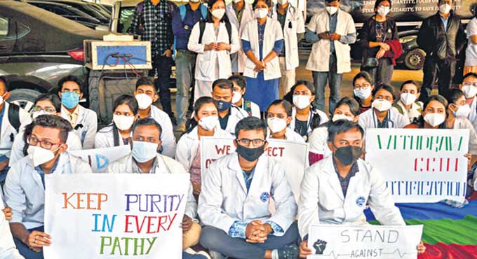 Mixopathy at the cost of people’s lives