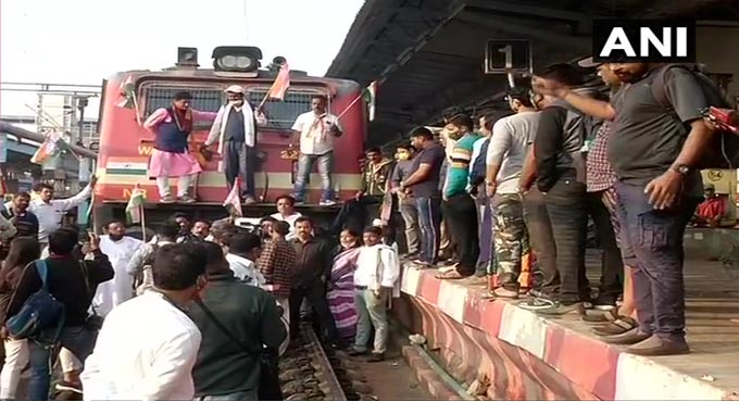 Odisha: Normal life affected due to 6-hour Congress bandh against fuel price rise