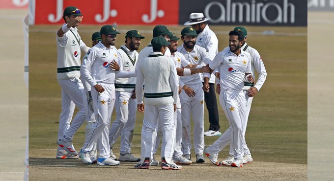 South Africa struggle to 188/7 at lunch on Day 3 of second Test