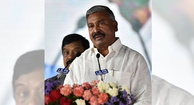 AP SEC a stooge of TDP: Minister Peddireddy