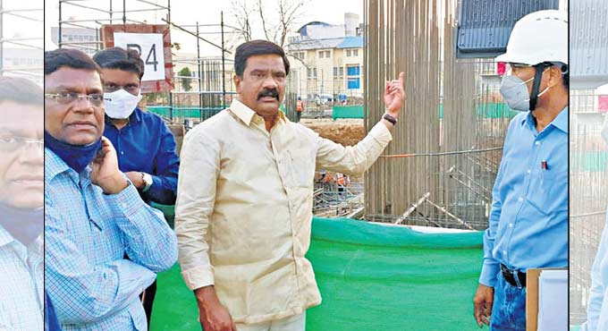 Hyderabad: Minister inspects construction works of new Secretariat building