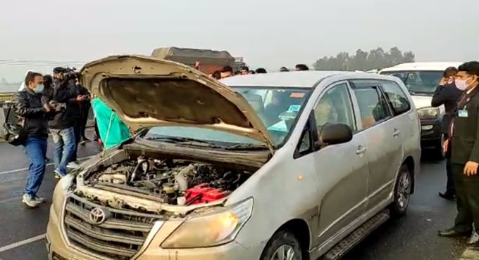 Vehicles in Priyanka’s cavalcade involved in accident in Uttar Pradesh