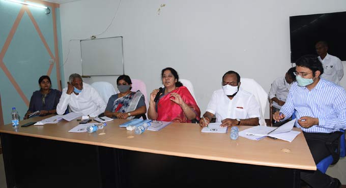 Ensure quality milk, eggs to Anganwadi centres: Satyavathi Rathod