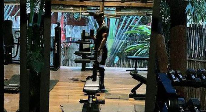 Shahid Kapoor sets fitness goals as he sweats it out in the gym