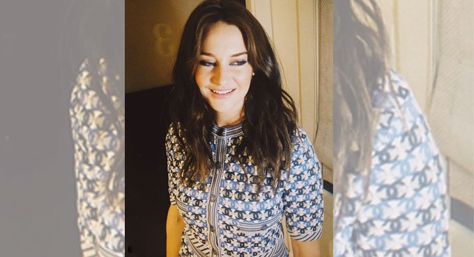 Shailene Woodley is dating Aaron Rodgers