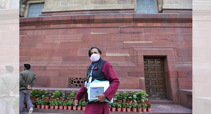 Republic Day violence: SC stays arrest of Tharoor, Sardesai & others