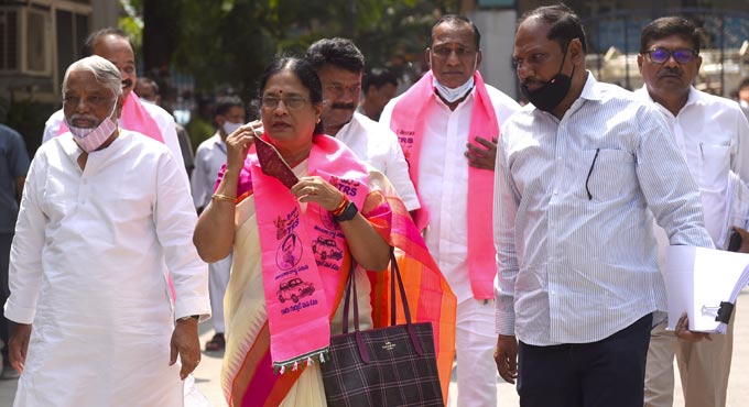 TRS candidate Surabhi Vani files papers