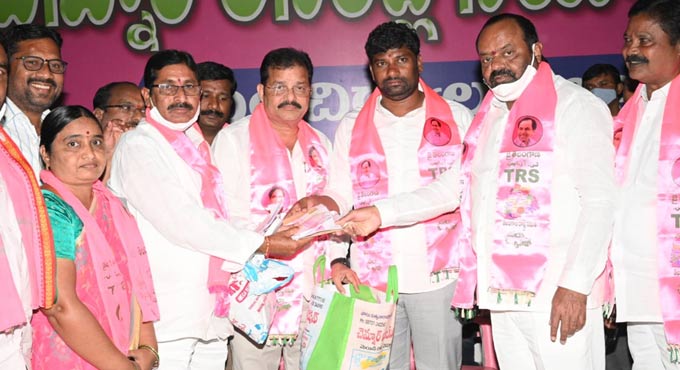 Chennur leads in TRS membership drive