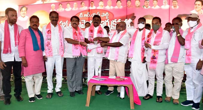 Set a record in party enrolment, TRS MLC to cadre