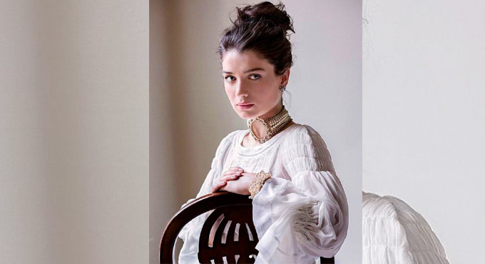 U2 icon Bono didn’t hire good looking band support due to daughter