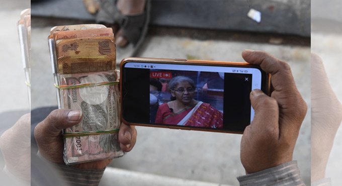 Govt to set up Rs 20,000 crore Development Finance Institution