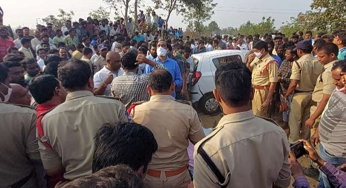 Lawyer, two family members drown as car plunges in canal in Jagitial