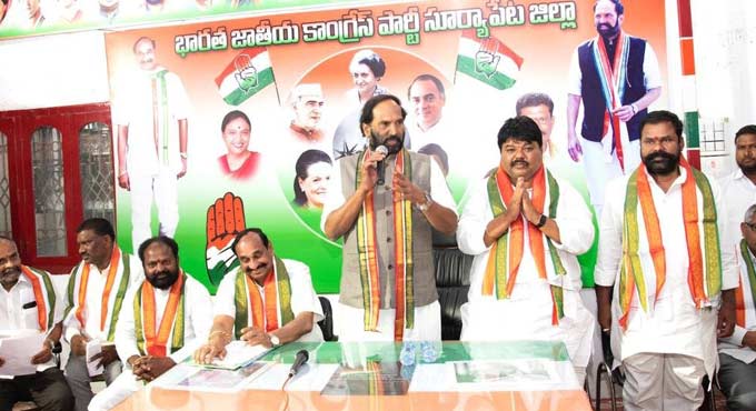 Uttam slams CM KCR for failing to fill vacant posts in govt depts