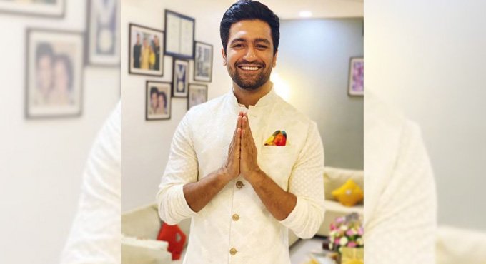 Vicky Kaushal enjoys sunset on banks of river Narmada