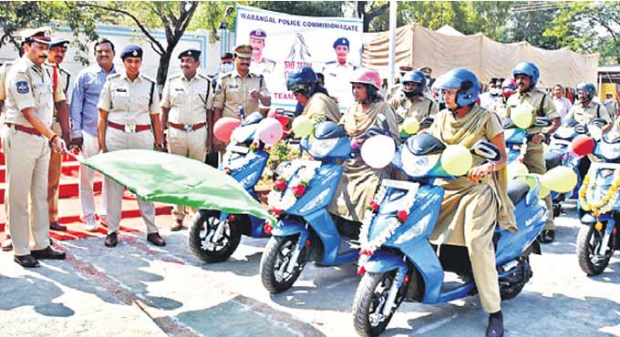 Warangal CP lauds SHE teams