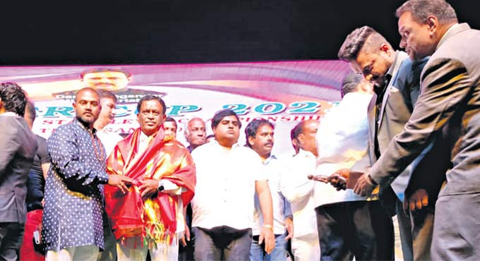 Asim wins KCR Cup bodybuilding trophy