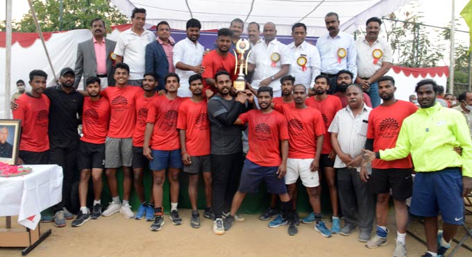 LB Stadium clinch handball title