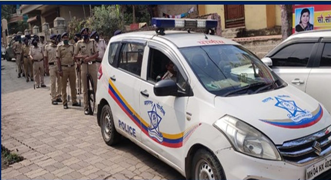 Mob attacks cops, frees man accused of chain snatching in Maharashtra