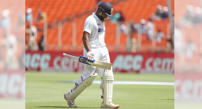 4th Test: Rohit Sharma departs, Eng continue chipping away (Tea)