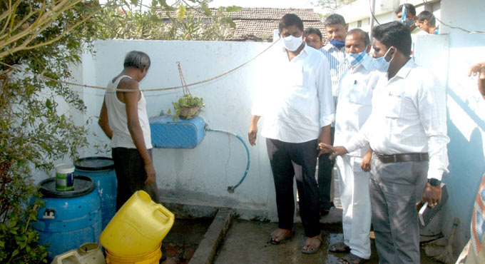 Adilabad municipal chairperson visits Thatiguda colony
