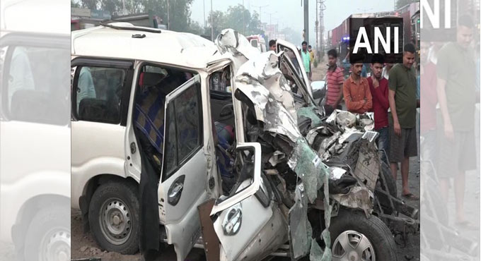 Road accident in Agra leaves nine dead