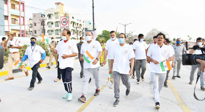 Hyderabad: Azadi ka Amruth Mahotsav Run flagged off at Necklace Road