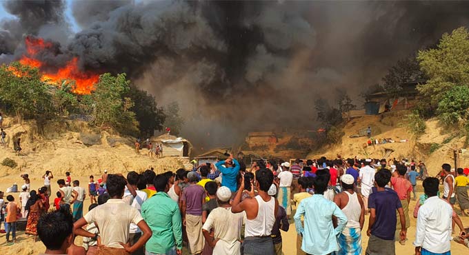 Fire ravages Rohingya refugee camps in Bangladesh