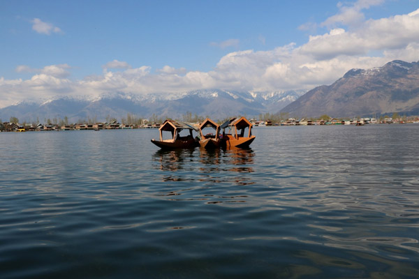 Are houseboats killing Kashmir’s Dal Lake?