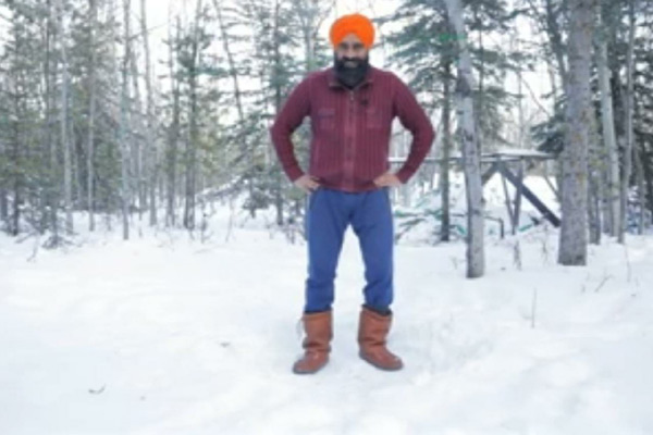 Canada’s dancing Sikh has bhangra therapy to beat sub-zero cold!
