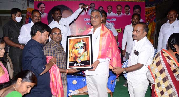 State allocating ample funds to local bodies: Harish Rao
