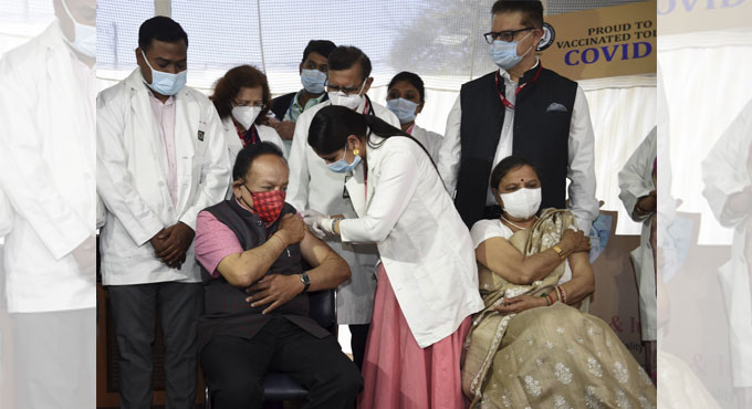Health Minister Harsh Vardhan takes first jab of COVID-19 vaccine