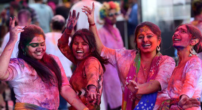 KCR conveys Holi greetings, urges to follow Covid guidelines
