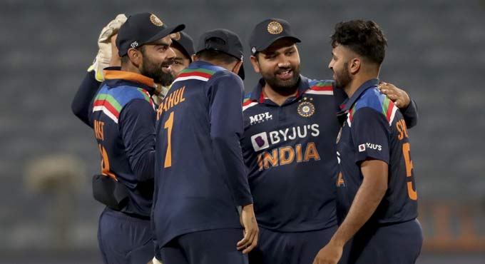 India beat England by 7 runs in final ODI to clinch series
