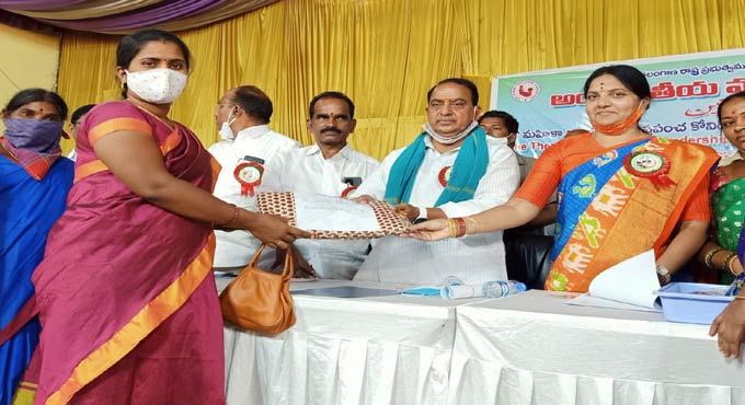 Telangana govt gives importance to women empowerment: Indrakaran