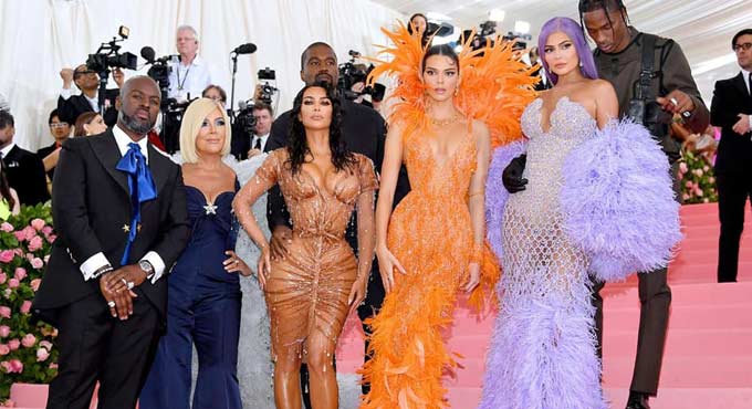 Kardashians to start greeting cards line