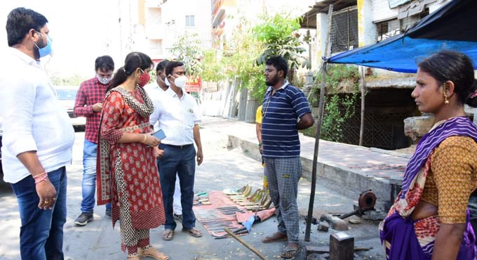 Karimnagar Municipal Commissioner warns encroachers of legal action