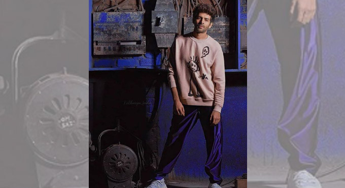 Actor Kartik Aaryan tests positive for COVID-19