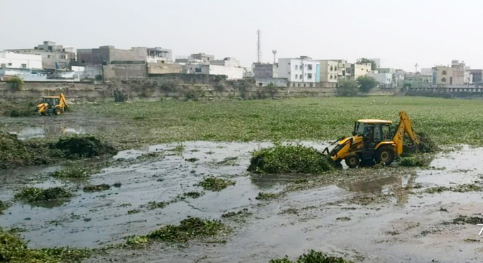 Hyderabad: Cleaning of historic Katora Houz begins