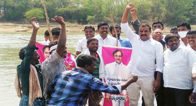 Medak MP calls KCR ‘modern-day Bhagiratha’ for giving life to Kudavelly Vagu