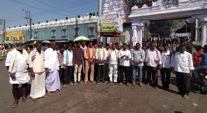 Medak: ‘Padayatra’ taken out seeking change in Modi’s attitude towards farmers