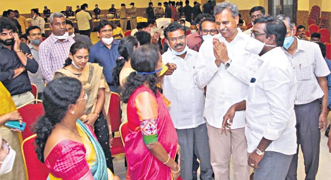 Support pours in for Palla Rajeshwar Reddy from all sides 