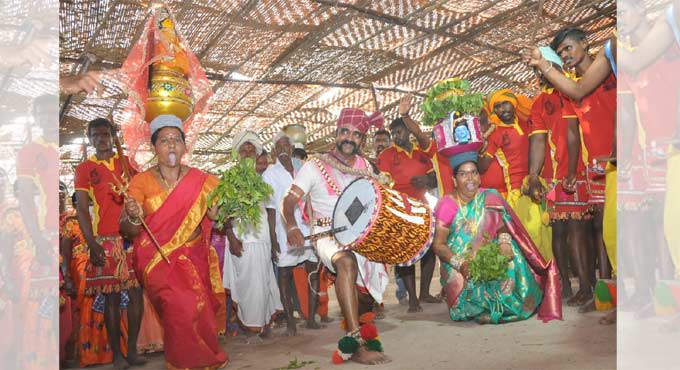 Lakhs of devotees offer bonams at Peddagattu Jatara