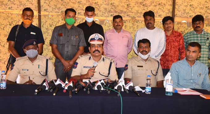 Loan fraud racket busted in Peddapalli