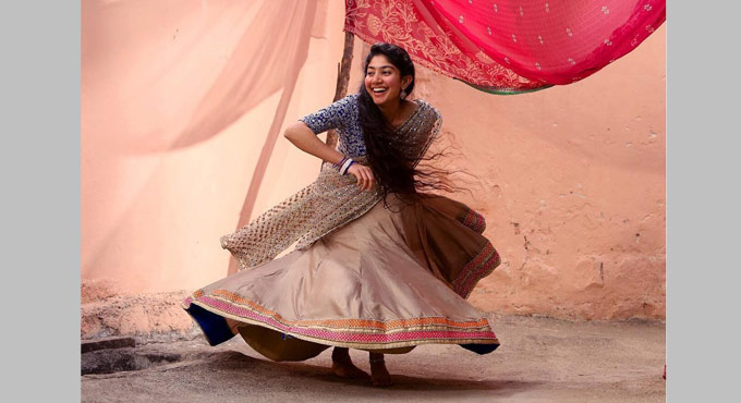 Sai Pallavi is a gifted dancer, says Sekhar Master