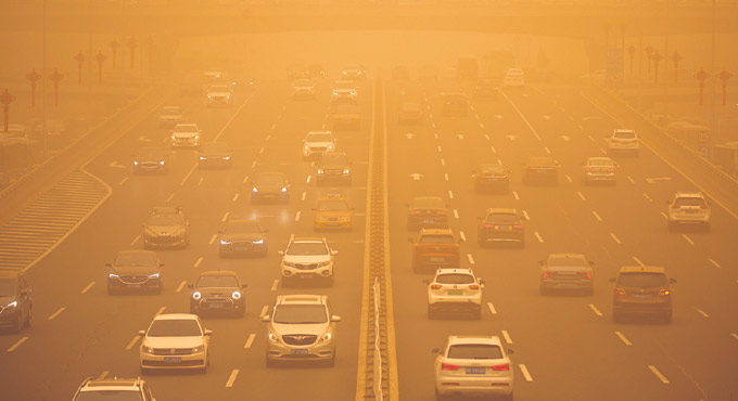 Sandstorm sweeps China