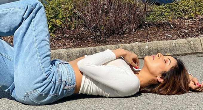 When Shehnaaz Gill hit snooze mode on the road