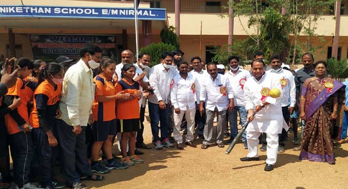 TS Inter-district Softball: Easy opener for Hyderabad women