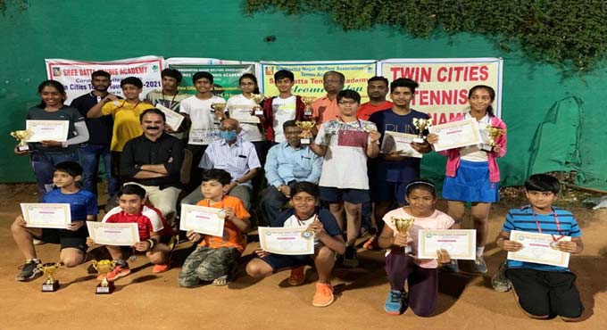 Local Tennis tourney: Parth, Dharani triumph