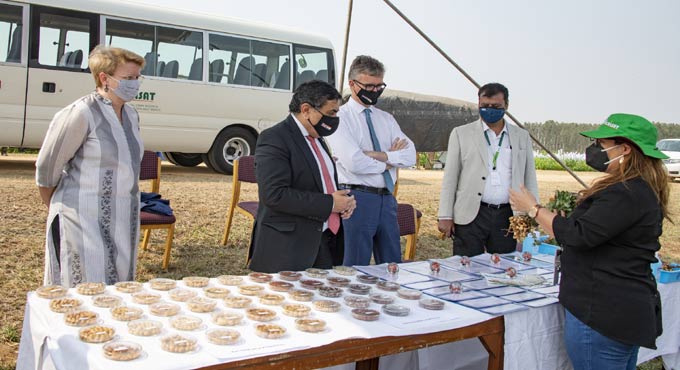 UK delegation discuss climate action at ICRISAT